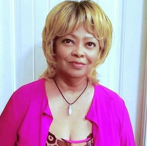 Meet your Posher, Denise